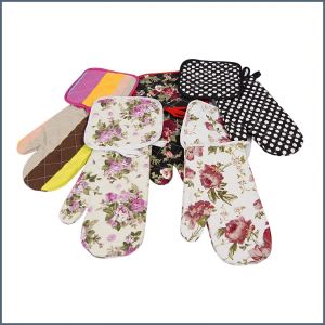 Patterned oven mitt with pot holder  ― Contieurope
